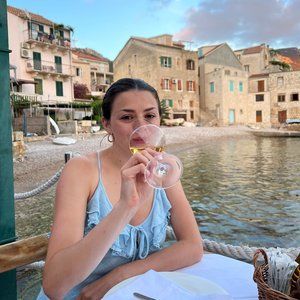 Meet your Posher, Christina